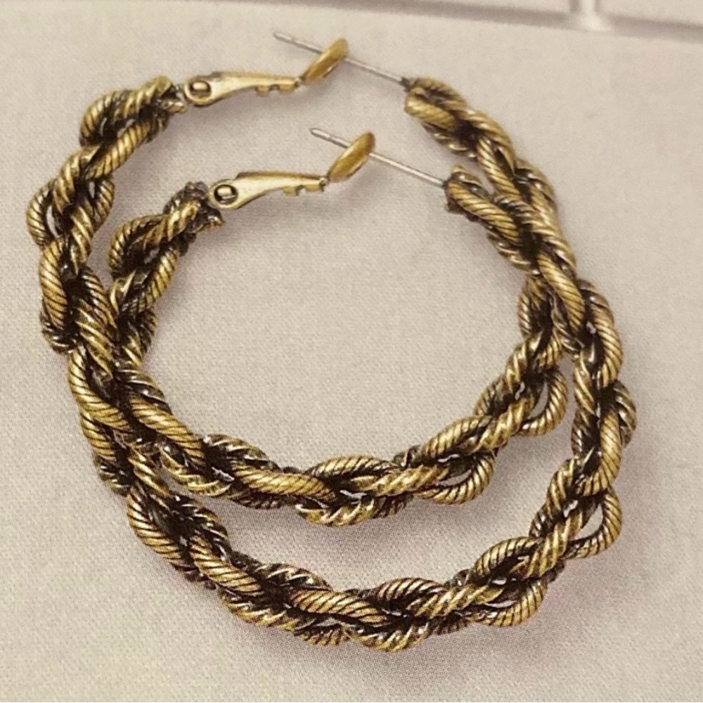 Lia Sophia "TIGHTROPE" Earrings